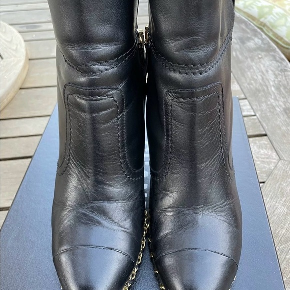 CHANEL Black Lambskin Leather Gold Chain Around Wedge Ankle Boots Booties 41 11 - Picture 3 of 13